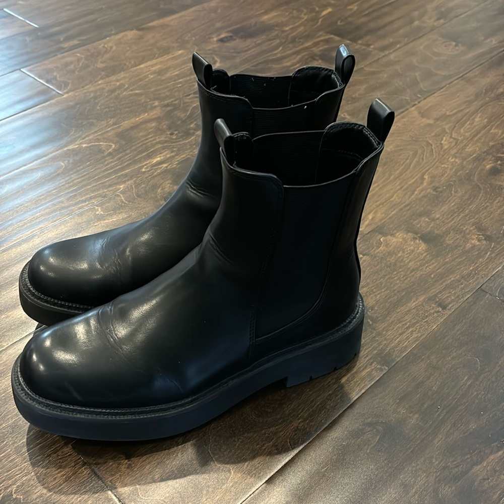 A new day chunky Chelsea boot size 10 women’s
